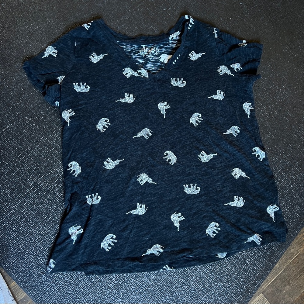 Elephant tee